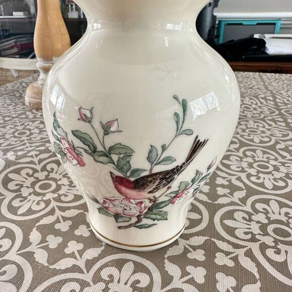 Lenox Serenade Vase Red Finch Bird & Floral Design vintage USA 6” approx - Picture 2 of 11